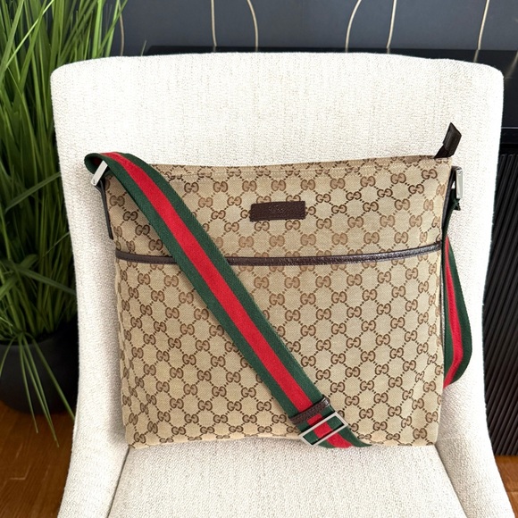 Authentic Gucci unisex messenger bag - Picture 1 of 16